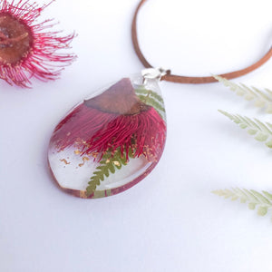 Foraged Red Gum Blossom & Fern